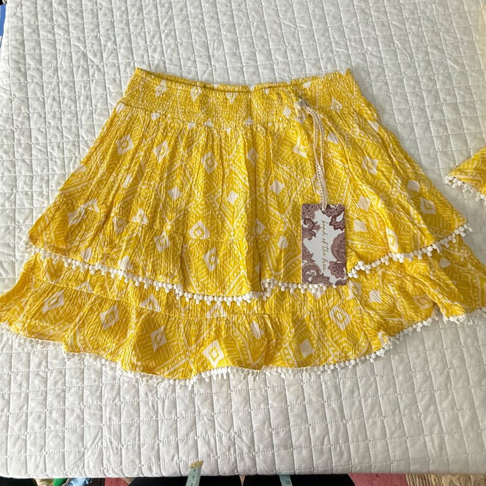 Yellow Smocked 2-Piece Skirt Set With Lace Trim By Band Of The Free, Size S - Picture 5 of 8